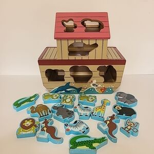 Melissa & Doug Noah's Ark Shape Sorter with 16 Animals